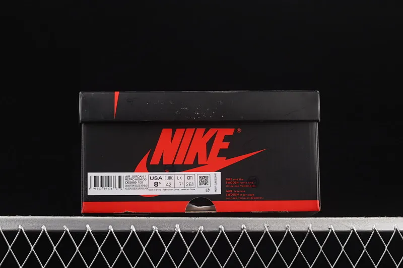 All categories Air Jordan Jordan series basketball shoes Air Jordan 1 High Air Jordan 1 Retro AJ1 Joe 1 premium white gray 3M reflective high-top basketball shoes DB2889-100